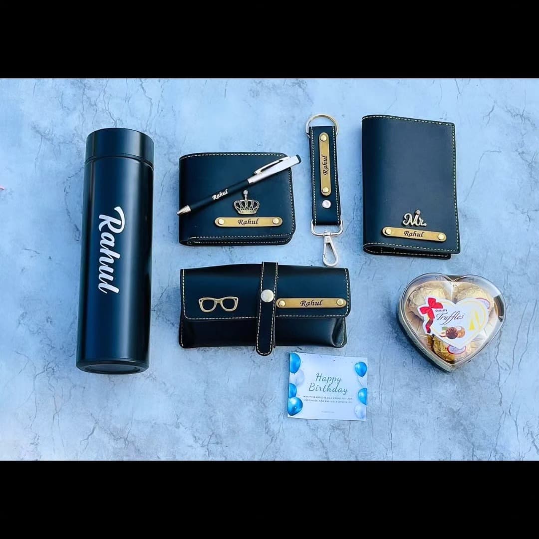 Combo for him Personalised wallet Person